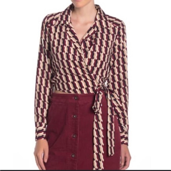 Dress Forum Tops - Dress Forum size small maroon and tan geometric wrap long sleeve top vneck